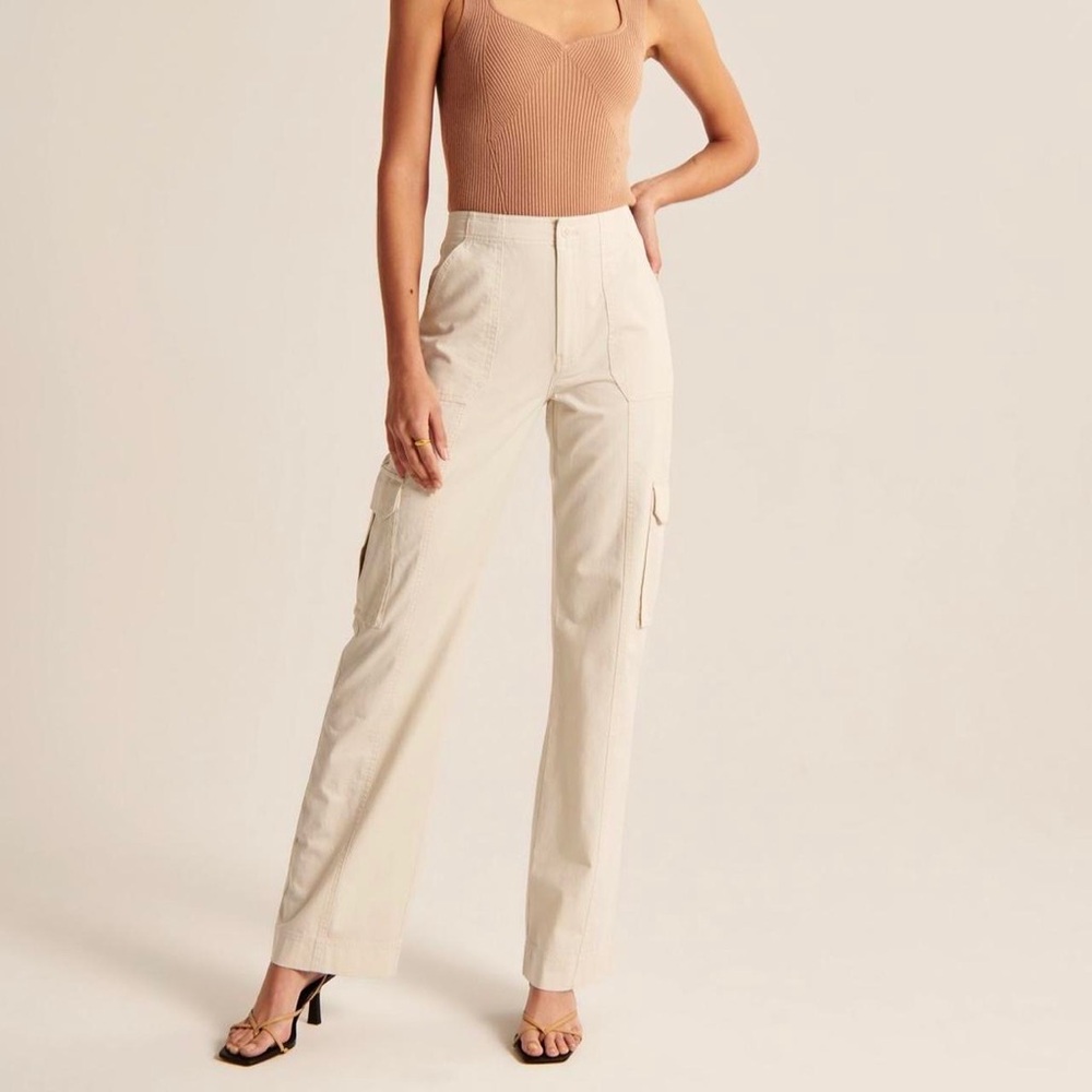COPY - Abercrombie & fitch High waited cream cargo pants